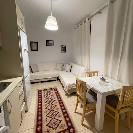 Meg'S Apartment Gjirokastër 외부 사진