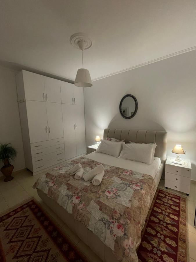 Meg'S Apartment Gjirokastër 외부 사진