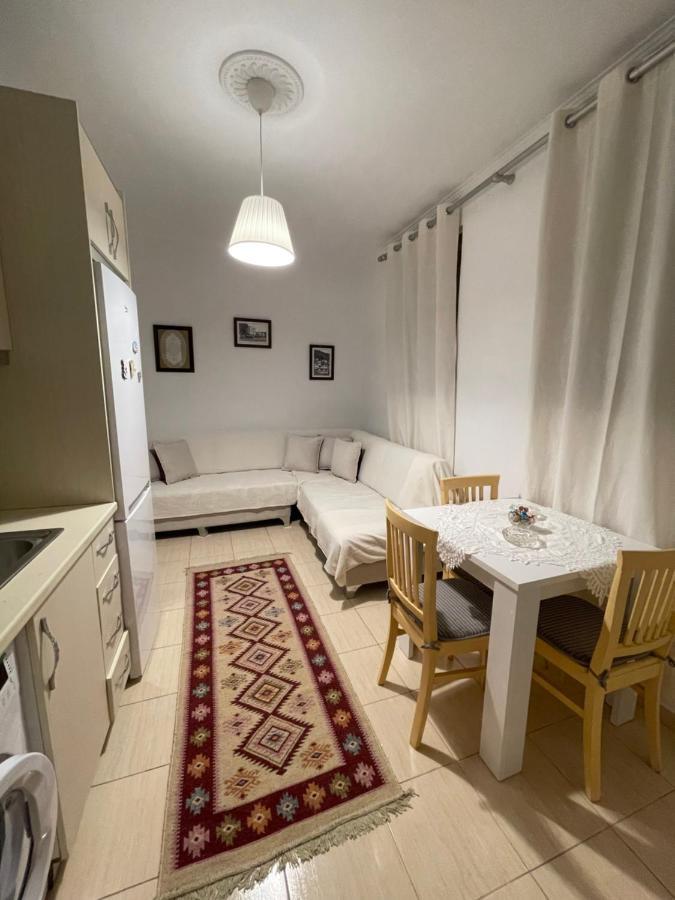 Meg'S Apartment Gjirokastër 외부 사진