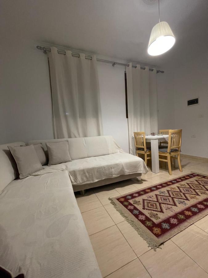 Meg'S Apartment Gjirokastër 외부 사진